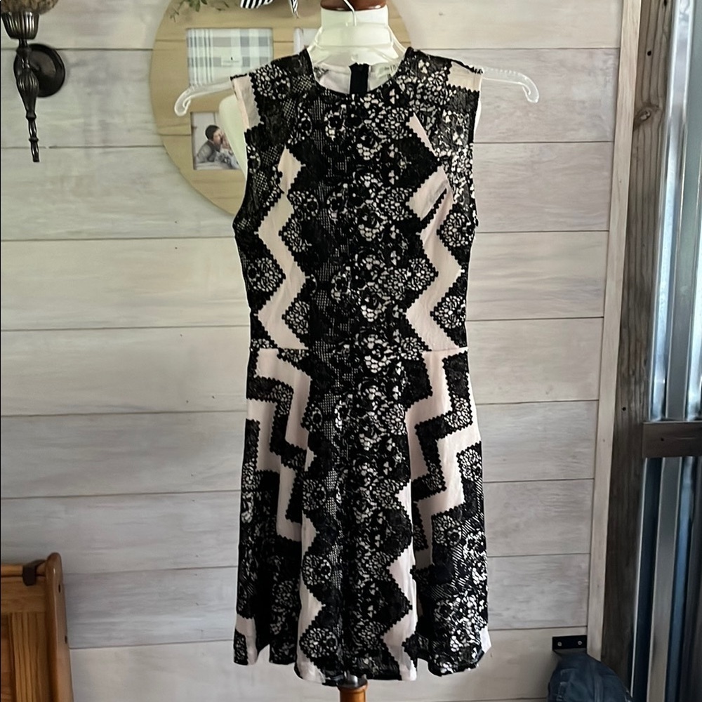 Love Fire Elegant Black and Cream Lace Dress S